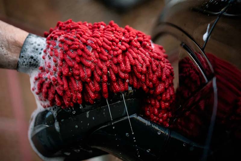 KONJUHI Chenille Waschhandschuh Red